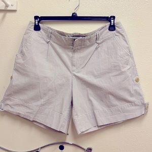 GAP light-gray striped shorts